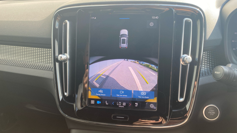 Volvo Xc40 2.0 B4P Plus Dark 5dr AWD Auto Petrol Estate